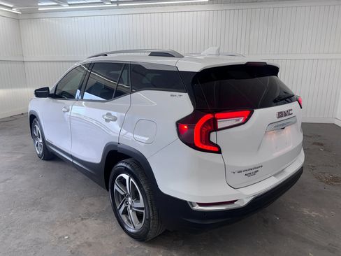 Used 2022 GMC Terrain SLT w/ Infotainment Package II FWD image 7