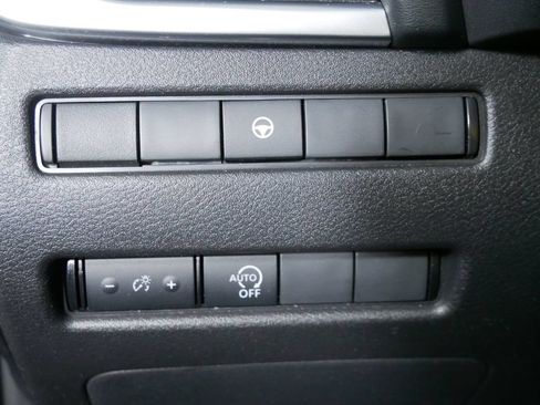Used 2023 Nissan Rogue SV AWD/4WD image 24