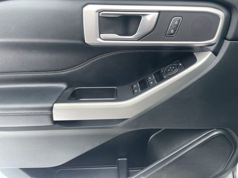 Used 2021 Ford Explorer XLT w/ Equipment Group 202A image 19