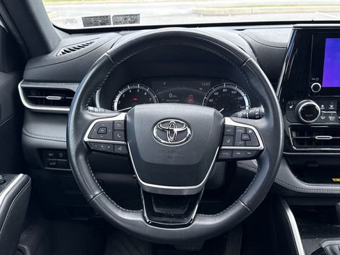 Used 2023 Toyota Highlander XSE AWD/4WD image 19