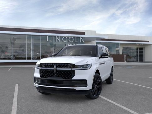 New 2026 Lincoln Navigator Black Label AWD/4WD image 2
