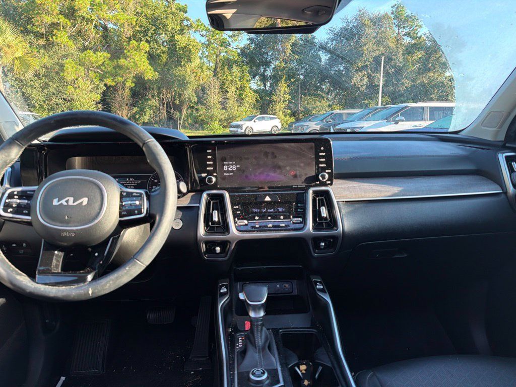Certified 2023 Kia Sorento EX w/ Panoramic Sunroof Package FWD image 23
