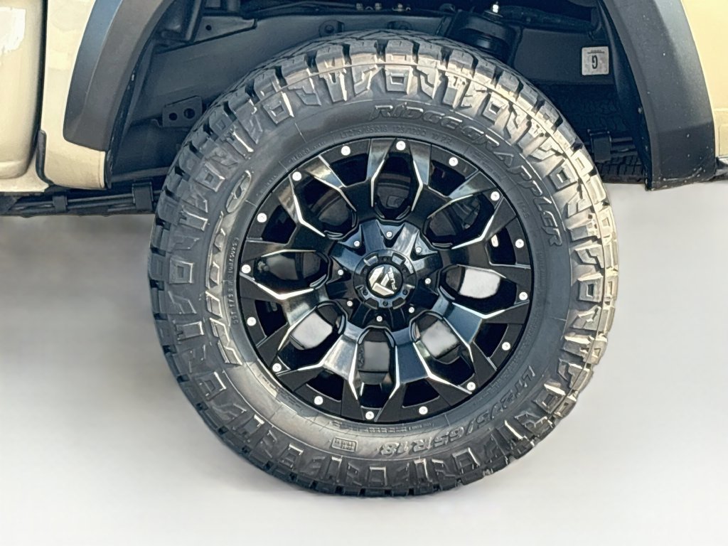 Used 2017 Toyota Tacoma TRD Off-Road w/ Tow Package (A/T) AWD/4WD image 30
