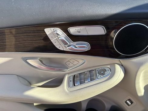 Used 2020 Mercedes-Benz GLC 300 4MATIC image 21