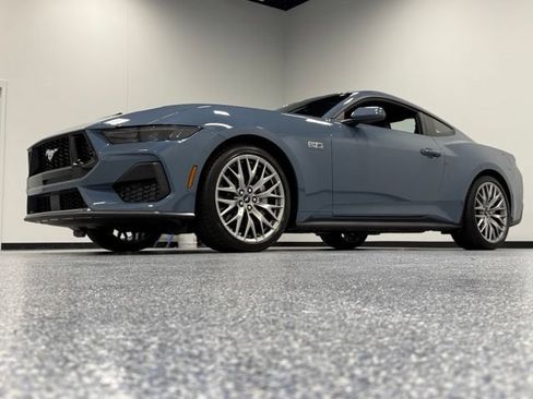 Used 2026 Ford Mustang GT Premium RWD image 4