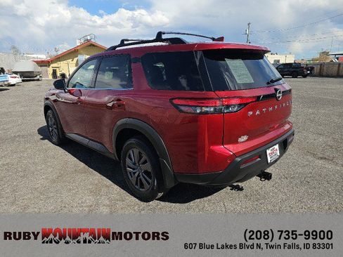 Used 2024 Nissan Pathfinder SV w/ Cargo Package image 5