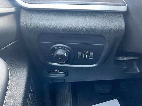 New 2025 Jeep Grand Cherokee Limited image 16