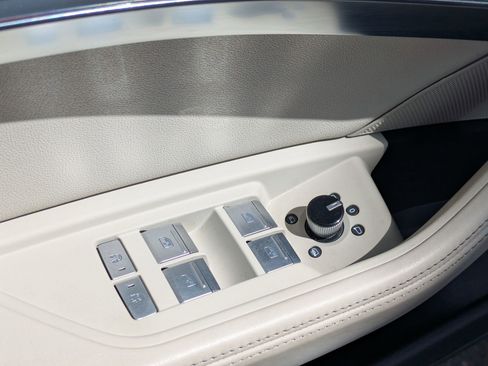 Used 2024 Audi Q8 e-tron Prestige w/ Prestige Package image 10