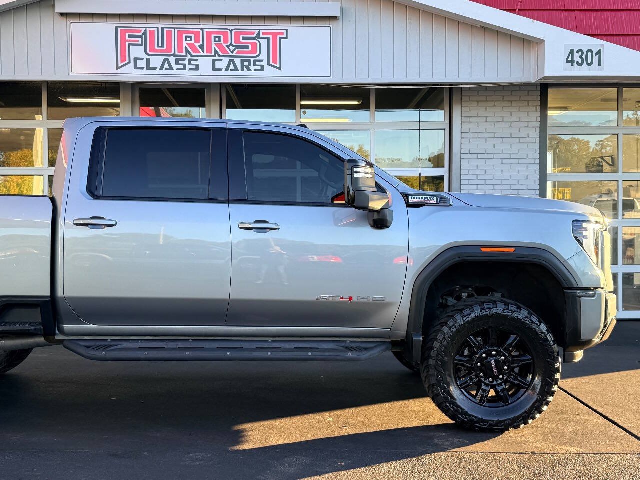 Used 2024 GMC Sierra 2500 AT4 w/ Technology Package AWD/4WD image 12