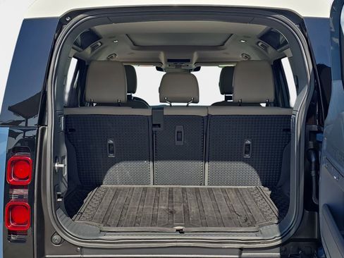 Used 2023 Land Rover Defender 110 S image 14