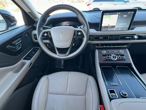 Used 2023 Lincoln Aviator Reserve w/ Equipment Group 201A image 11