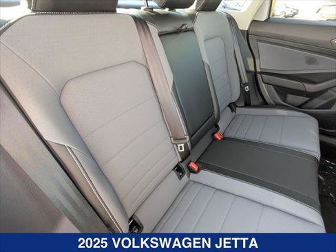 New 2025 Volkswagen Jetta SE FWD image 19