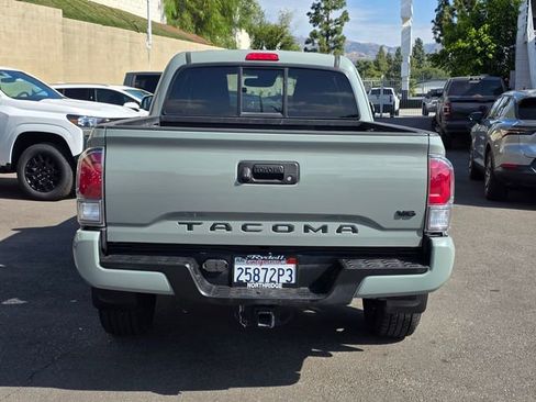 Used 2022 Toyota Tacoma TRD Sport w/ TRD Premium Sport Package RWD image 7