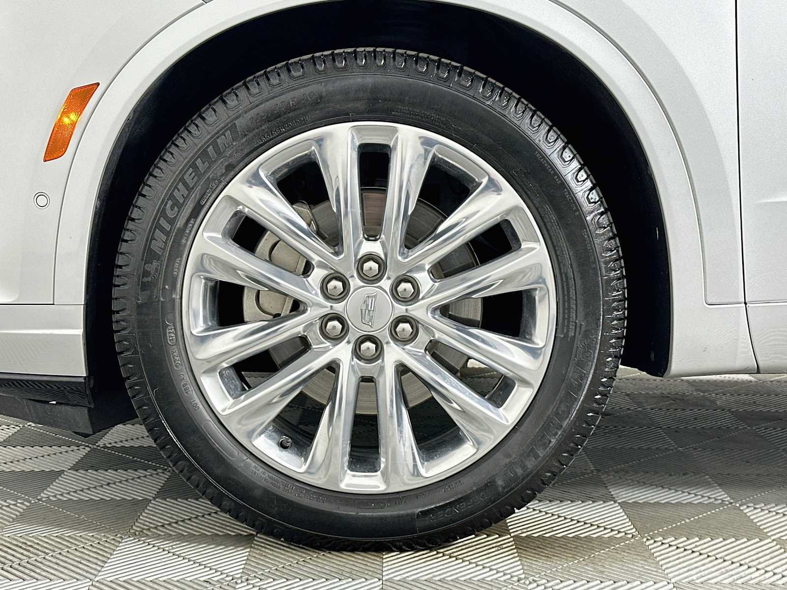 Used 2020 Cadillac XT6 Premium Luxury FWD image 31