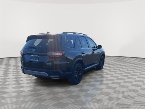 New 2025 Honda Pilot Touring image 8