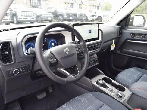 New 2025 Ford Bronco Sport Heritage w/ Convenience Package image 17