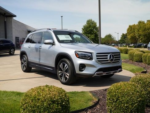 Used 2026 Mercedes-Benz GLB 250 4MATIC image 10