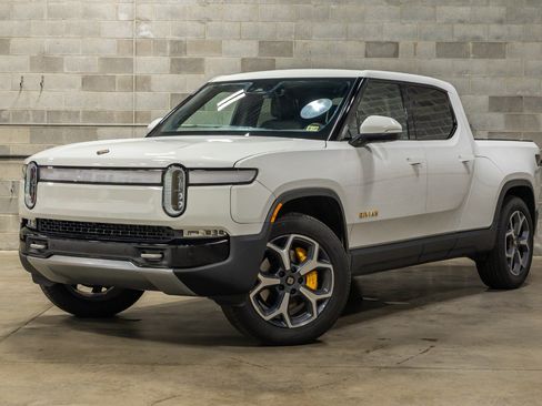 Used 2022 Rivian R1T Adventure AWD/4WD image 3