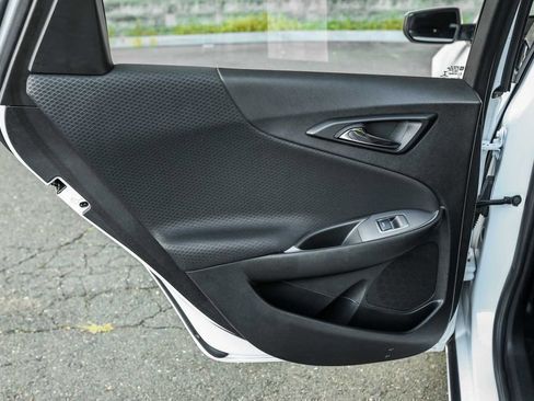 Used 2025 Chevrolet Malibu RS image 18