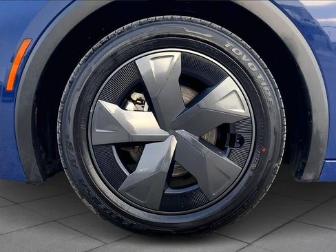 Certified 2024 Toyota Prius LE image 10