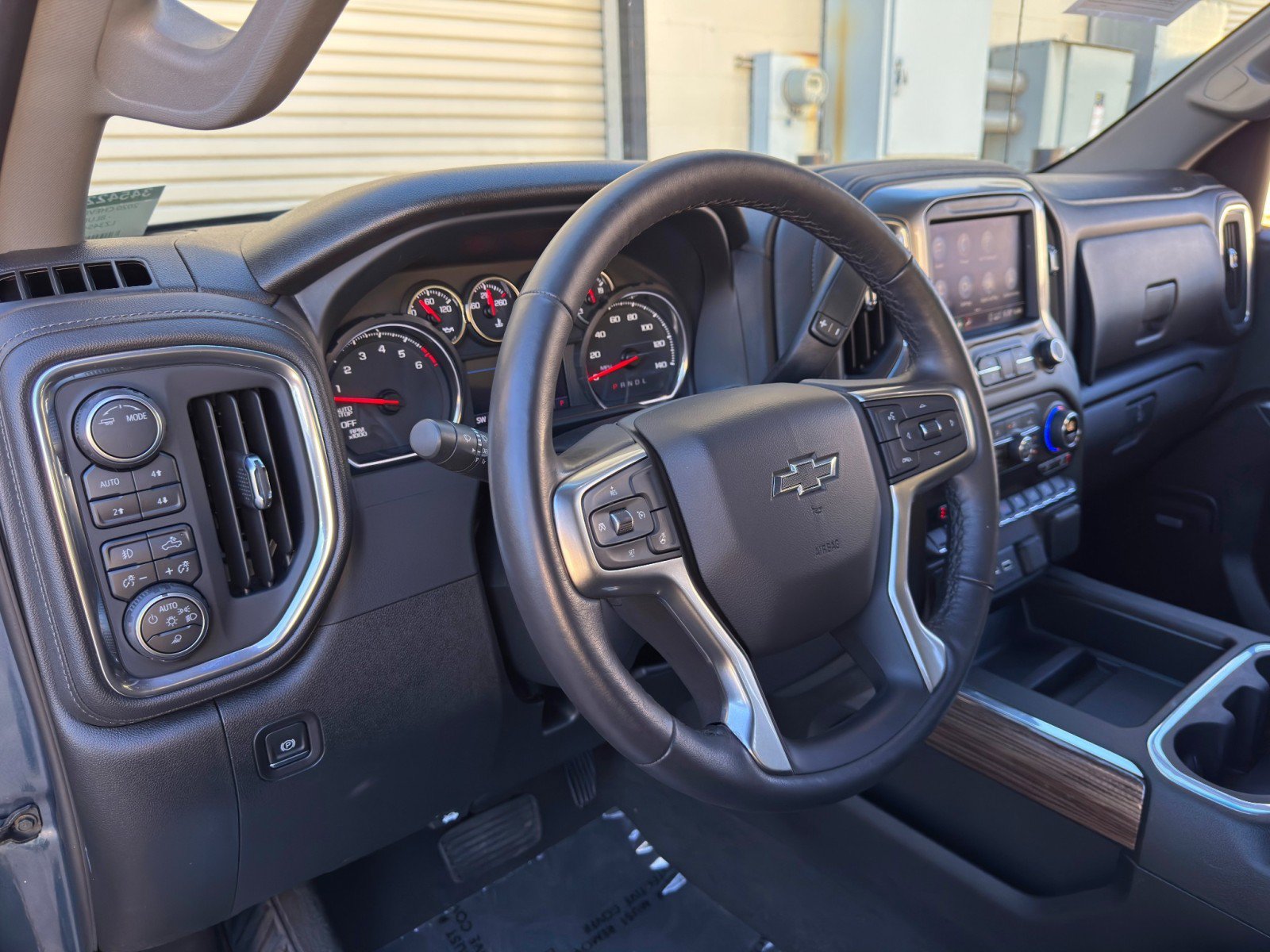Used 2020 Chevrolet Silverado 1500 LT Trail Boss AWD/4WD image 12