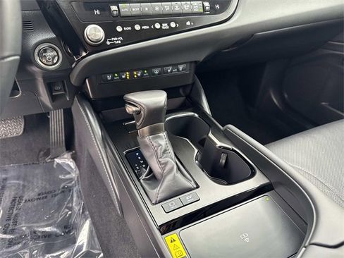 Used 2025 Lexus ES 300h w/ Luxury Package image 25