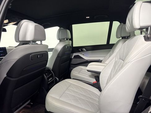 Certified 2023 BMW X7 xDrive40i w/ M Sport Package image 10