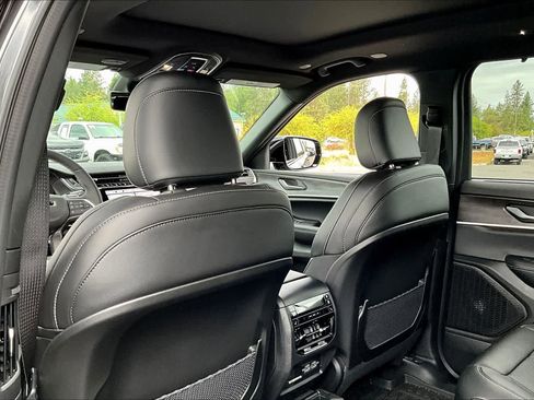 New 2025 Jeep Grand Cherokee L Limited w/ Luxury Tech Group II image 12