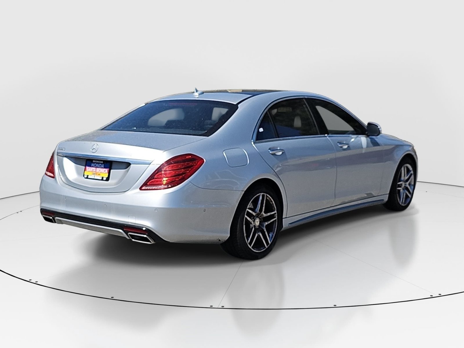 Used 2015 Mercedes-Benz S 550 Sedan image 5