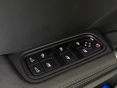 Used 2023 Porsche Cayenne GTS image 26