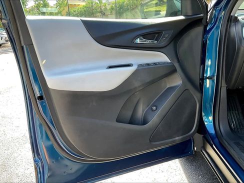 Used 2020 Chevrolet Equinox LT image 43