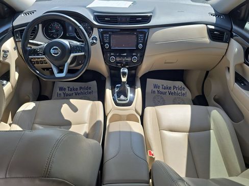 Used 2017 Nissan Rogue SL FWD image 32