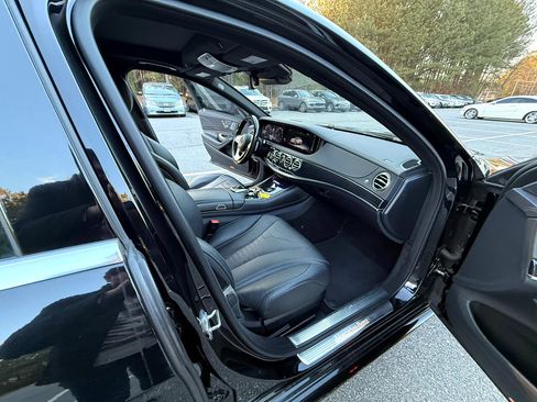 Used 2020 Mercedes-Benz S 560 Sedan w/ AMG Line Exterior image 14