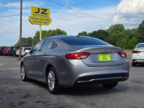 Used 2017 Chrysler 200 Limited Platinum FWD image 3