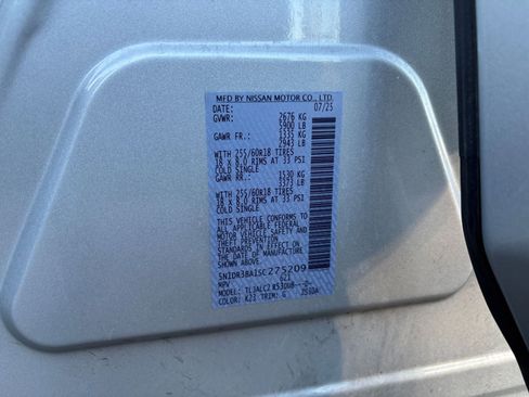 Used 2025 Nissan Pathfinder SV FWD image 32