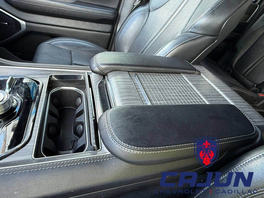 Used 2024 Jeep Wagoneer Series III AWD/4WD image 14