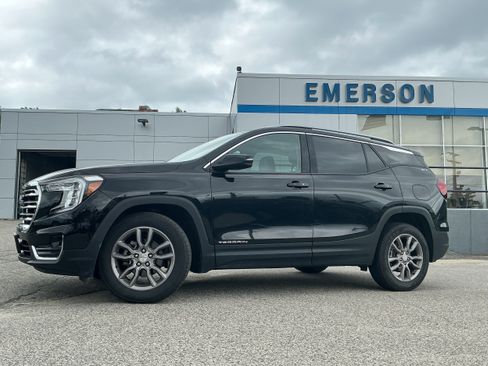 Used 2024 GMC Terrain SLT AWD/4WD image 3