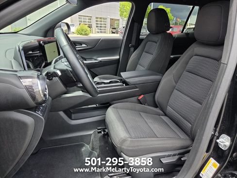 Used 2025 Chevrolet Equinox LT FWD image 9