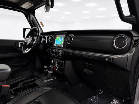 Used 2023 Jeep Wrangler Unlimited Rubicon 4xe w/ Cold Weather Group AWD/4WD image 18