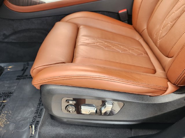 Used 2026 BMW X7 xDrive40i w/ Executive Package AWD/4WD image 25