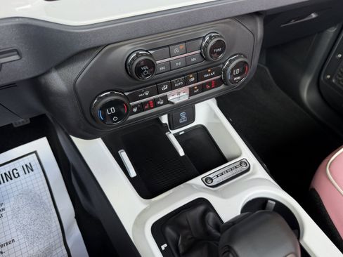 Used 2025 Ford Bronco Outer Banks AWD/4WD image 28