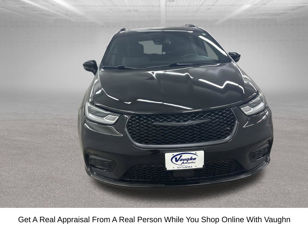 Used 2024 Chrysler Pacifica Touring-L w/ S Appearance Package AWD/4WD image 5