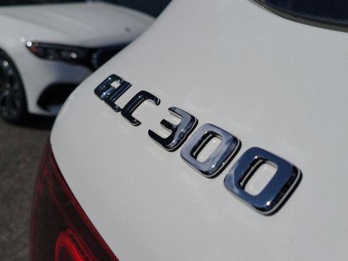 Used 2022 Mercedes-Benz GLC 300 image 7