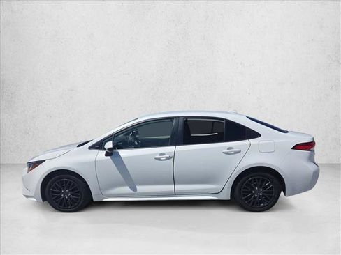 Used 2020 Toyota Corolla LE FWD image 9
