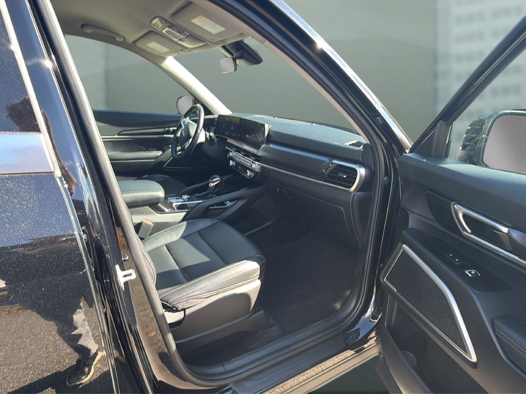 Used 2024 Kia Telluride LX FWD image 21