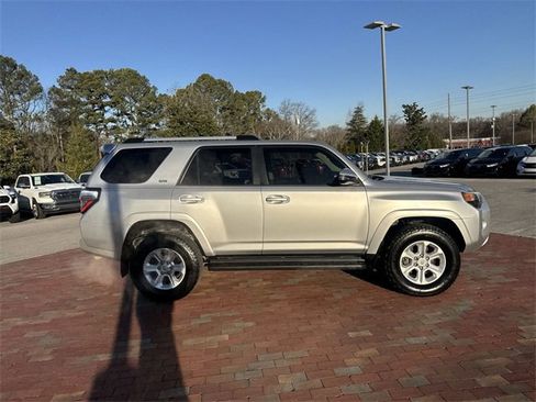 Used 2022 Toyota 4Runner SR5 Premium image 37