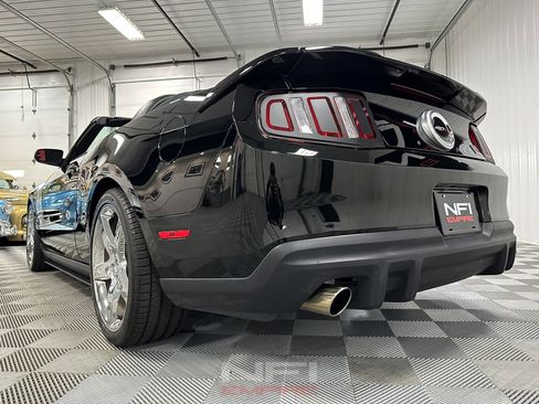 Used 2010 Ford Mustang GT image 29