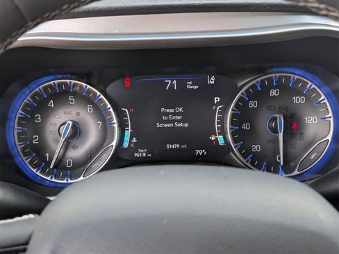 Used 2024 Chrysler Pacifica Touring-L w/ S Appearance Package image 10