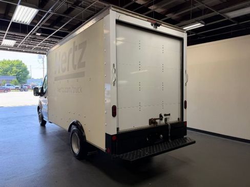 Used 2022 Ford Transit 350 DRW RWD image 3