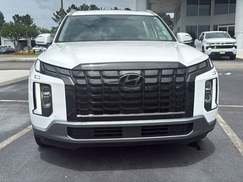 Used 2023 Hyundai Palisade Limited FWD image 2